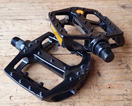 Pedale MTB/ BMX  Aluminium, schwarz, Standard Gewinde 9/16 Zoll, sehr stabil, aus Lagerbestand 