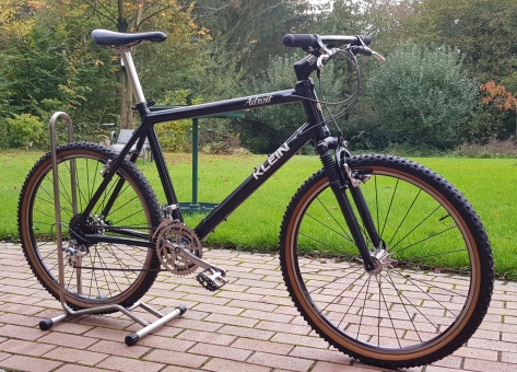 Ausstellungs Ständer für MTB aus Edelstahl !, 20 bis 29 Zoll, Reifen bis 2.50er Breite,  sehr standfest! 