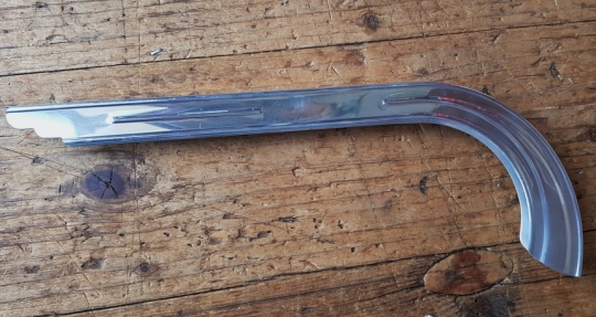 Kettenschutz f. Kinderfahrrad, Aluminium,  alte Ausführung, L=29cm, ohne Bandage, NOS 