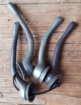 Hebel - Achsmuttern (4er Satz), hinten FG 9.5mm, vorne FG 7,9 mm (f. Torpedonabe und normale Vorderradnabe) , gebraucht 