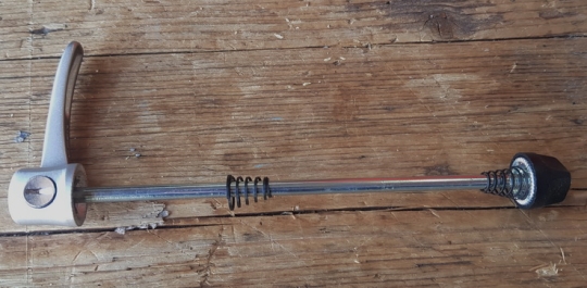 Shimano XT- Schnellspanner für Hinterradnabe, Aluminium, silber (lightweight) ,  135 mm Einbau,   NOS 80/90er J.  