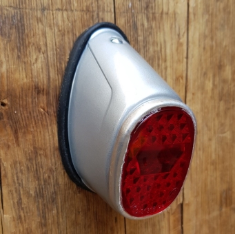 Moped-KKR- 98er - Rücklicht, silberfarben, passend für viele Zweiräder der 50-60er Jahre,  Gummiunterlage ca. 100 x 58 mm, schwarz 