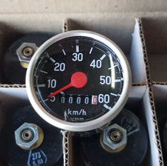 Tachometer "VDO", schwarz, D=48mm, Aluring D=52mm, f. 20"-28" (für  VDO Blech u. Nylon Antreiber) 