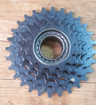 Ritzelsatz 5-fach, orig. Maillard Helicomatic (nur für die Helicomatic Naben passend !) , rare alte Neuware, 14-28 Zähne, ohne Lockring. 