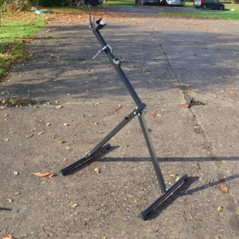 Montageständer, Höhe 118 cm, Standfläche ca. 85 x 60 cm 