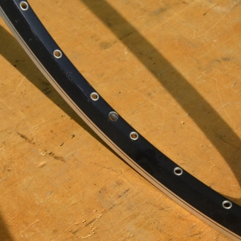 Felge 26 Zoll (559), schwarz, geöst, Breite 24 mm, 36-loch, Ventilbohrung 8,5 mm 