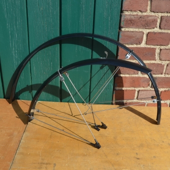 Schutzblechsatz 28 Zoll, Kunststoff, 80er/90er Jahre, Breite 55 mm, mit Gestänge 