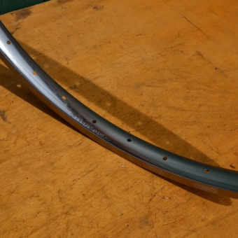 Felge 24 x 1,75 (507-20) verchromt, Breite 28 mm, Ventilbohrung 8,5 mm, Lochzahl 36, alte Neuware 