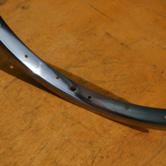 Felge 18 Zoll, verchromt, Breite 30 mm, Lochzahl 20, Ventilbohrung 8,5 mm 