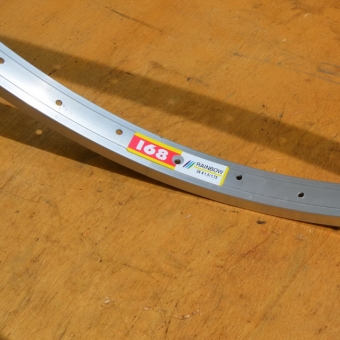 Felge "Rainbow" 26 x 1,5/1,75, Bretie 30 mm, Ventilbohrung 8,5 mm, Lochzahl 36, Gebrauchsspuren 