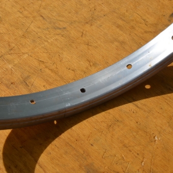 Felge 16 Zoll (305-21) Alu, Breite 26 mm, Lochzahl 20, Ventilbohrung 8,5 mm 