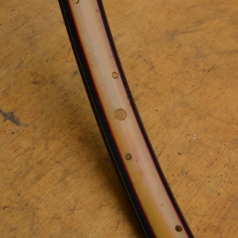 Wulstfelge 28 x 1 ½ (635), Holzdekor, rot liniert, Breite 33 mm, Außendurchmesser ca. 650 mm, 32-loch! 