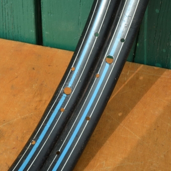 Wulstfelgensatz 26 x 1 ½, 36-loch, Breite 33 mm, schwarz, Linierung blau/weiß, 