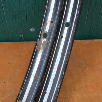 Wulstfelgensatz 26 x 1 ½, 36-loch, Breite 33 mm, schwarz, Linierung silber, 