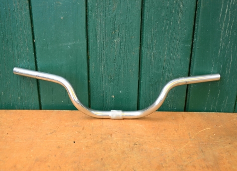 Lenker in Diamantform 22 mm, Breite 590 mm, Klemmung 25 mm 