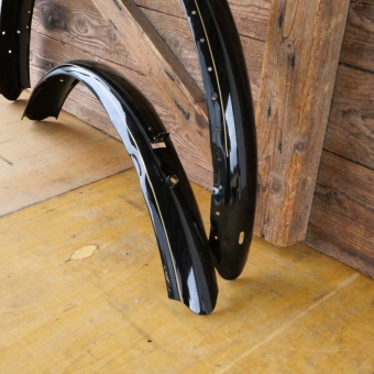 Schutzblechsatz 26 x 2,00, 30er Jahre, restauriert, leichte Lackschäden, 