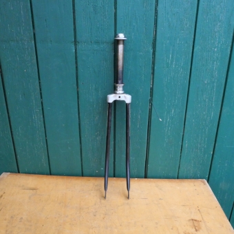 Fahrradgabel 28 Zoll, 50/60er Jahre, Flügllinierung, Weite oben 55 mm 