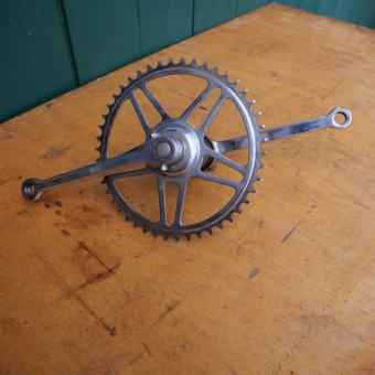 Tretlager in Keilausführung, komplett, 50/60er Jahre, angefaste Kurbeln 