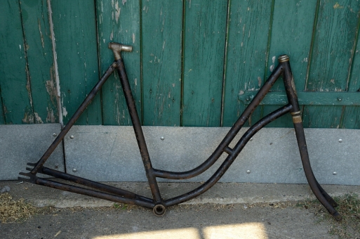 Fahrradrahmen  "WOLFART",  Damenausf., schwarz, 28 Zoll ,  RH=56cm, 30er J., incl. Gabel 