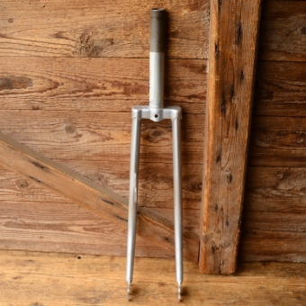 Gabel 26", Schaftlänge 365 mm, Weite oben 55 mm, 70/80er Jahre. Zustand siehe Bilder. 