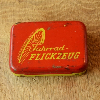 Flickzeug Blechdose orig. 50er Jahre, 82 x 59 x 21 mm, ohne Inhalt 