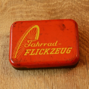Flickzeug Blechdose orig. 50er Jahre, 83 x 60 x 21 mm, ohne Inhalt 