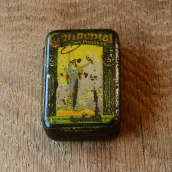 Flickzeug Blechdose "CONTINENTAL" orig. 10er Jahre, 58 x 39 x 19 mm, ohne Inhalt  
