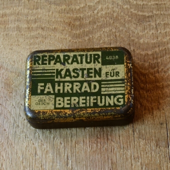 Flickzeug Blechdose orig. 30er Jahre, 70 x 50 x 20 mm, ohne Inhalt  