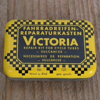 Flickzeug Blechdose "VICTORIA" orig. 50 er Jahre, 59 x 39 x 16 mm, ohne Inhalt 