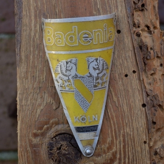 Steuerkopfschild BADENIA, Köln, gelb, 30-50er Jahre, Originalschild aus Sammlungsbestand 