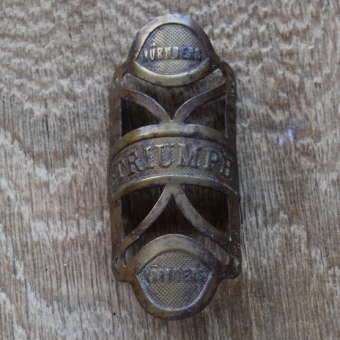 Steuerkopfschild Triumph (mit Bruchstelle im oberen Bereich), 20-30er Jahre, Originalschild aus Sammlungsbestand 