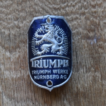 Steuerkopfschild Triumph, 30er Jahre, Originalschild aus Sammlungsbestand 