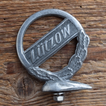 Schutzblechfigur LÜTZOW, Alu Druckguss, orig. Altbestand 30-50er Jahre, Zustand siehe Bild 