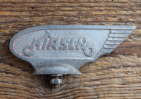 Schutzblechfigur KIRSCH, Alu Druckguss, orig. Altbestand 50er Jahre, Zustand siehe Bild 