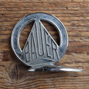 Schutzblechfigur BAUER, Plastik verchromt, orig. Altbestand 60er Jahre, Zustand siehe Bild 