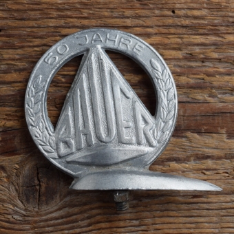 Jubiläumsfigur 50 JAHRE BAUERWERKE, Alu Druckguss, orig. Altbestand 1961, Zustand siehe Bild 