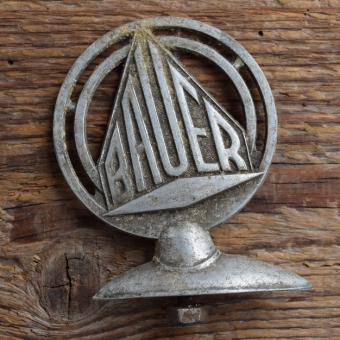 Schutzblechfigur BAUER, Alu Druckguss, orig. Altbestand 50er Jahre, Zustand siehe Bild 