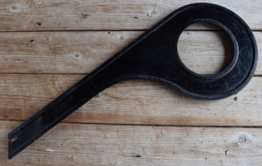 Kettenschutz "RIXE", Länge c.a. 55 cm, orig. 60er J., unrestaurierter Zustand gem. Bildern    