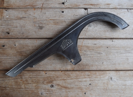 Kettenschutz "BAUER", Länge c.a. 39 cm, orig. 50er J., unrestaurierter Zustand gem. Bildern 