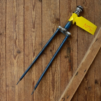 Gabel 26" orig. 60er J. unrestauriert, Schaftlänge 160 mm, Scheidenlänge 367 mm, Weite oben 55 mm, Zustand siehe Bilder  