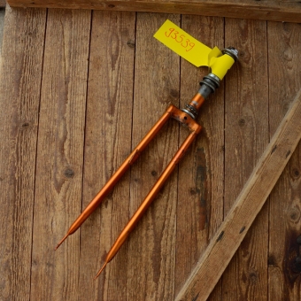 Gabel 26"orig. 70er J. unrestauriert, Schaftlänge 176 mm, Scheidenlänge 362 mm, Weite oben 55 mm, Zustand siehe Bilder      