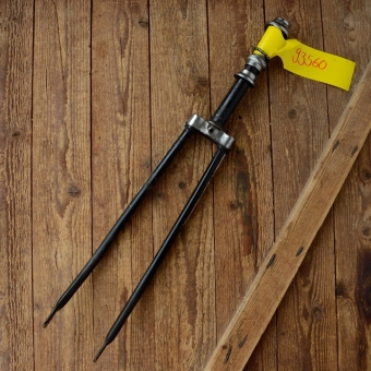 Gabel 28"orig. 50er J. unrestauriert, Schaftlänge 216 mm, Scheidenlänge 393 mm, Weite oben 55 mm, Zustand siehe Bilder  