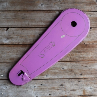 Kettenschutz Hollandrad, 26 Zoll, Moleskin Lacktuch, rosa, orig. NOS, L=59cm, Mitte Mitte Loch=42cm 