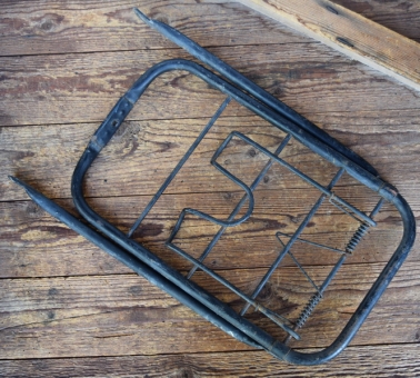 Gepäckträger, 42,5 x 25,5cm, orig. 70er Jahre, unrestaurierter Originalzustand, passend für 26/28er Fahrräder 