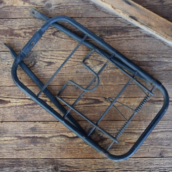 Gepäckträger, 43 x 25,5cm, orig. 80er Jahre, unrestaurierter Originalzustand, passend für 26/28er Fahrräder 