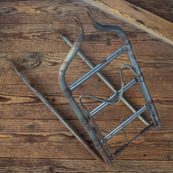 Gepäckträger, orig. 50er Jahre, gebraucht mit Gebrauchsspuren s. Bilder, Breite 16,5cm, Höhe c.a. 39,5cm 