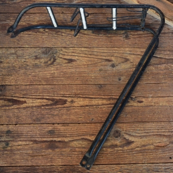 Gepäckträger, orig. 50er Jahre, gebraucht mit Gebrauchsspuren s. Bilder, Breite 14cm, Höhe c.a. 36,3cm 