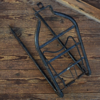 Gepäckträger, orig. 50er Jahre, gebraucht mit Gebrauchsspuren s. Bilder, Breite 16cm, Höhe c.a. 37,3cm 