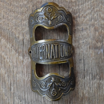 Steuerkopfschild INTERNATIONAL, 20er Jahre, Originalschild aus Sammlungsbestand 