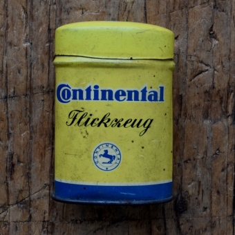 Flickzeug Blechdose "CONTINENTAL" orig. 50er Jahre, 61 x 42 x 21 mm, ohne Inhalt 